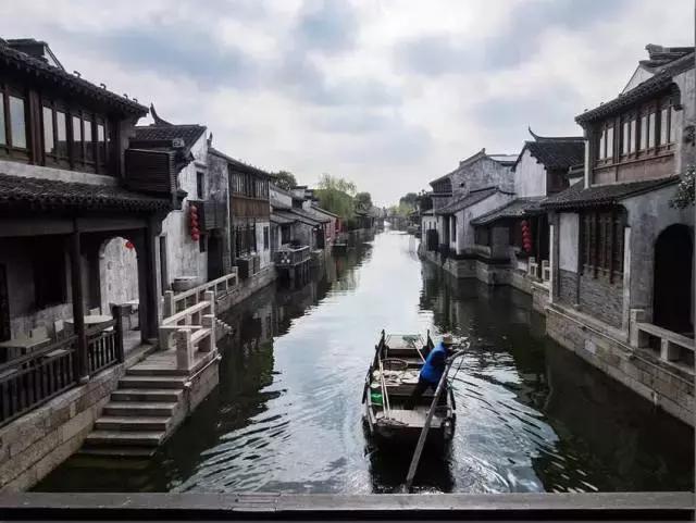 东城中医医院特聘专家吴中朝做客《记忆·国医》：“高枕无忧”当心颈椎受不了